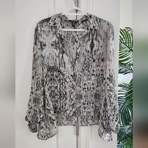 Kenneth Cole Reaction  Patterned Blouse